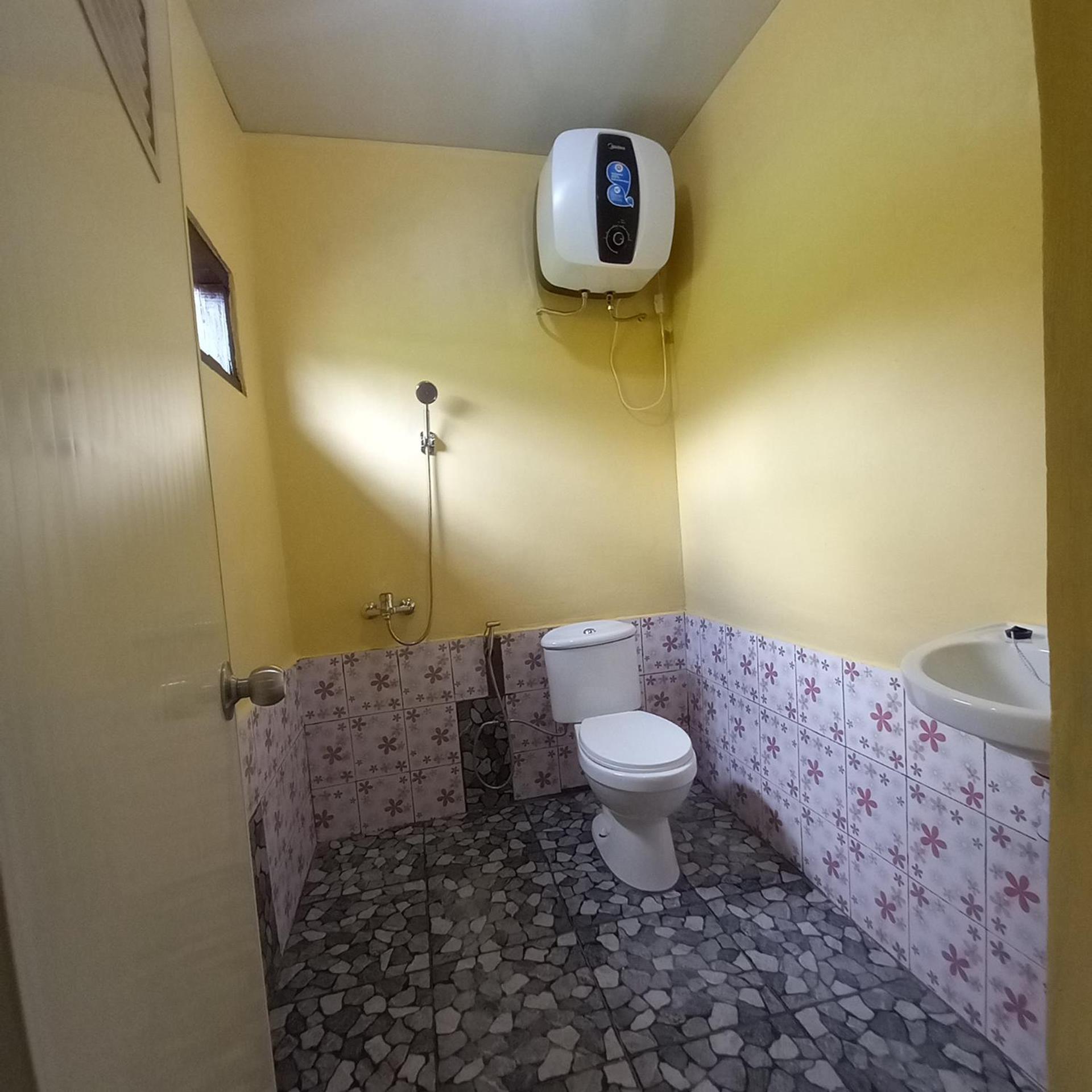 Tange Guest House Ruteng Exterior foto